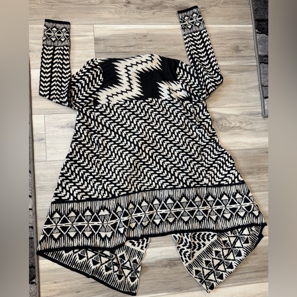 ❤️JEALOUS TOMATO open front Cardigan Aztec Black and Tan size M - Picture 2 of 13